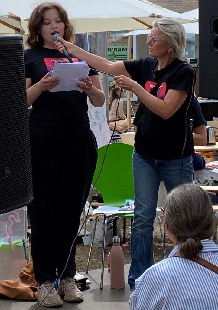 Nona på scenen